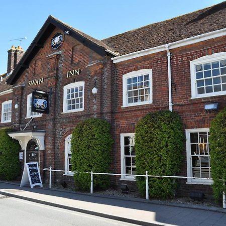 The Swan Inn Sturminster Newton Bagian luar foto