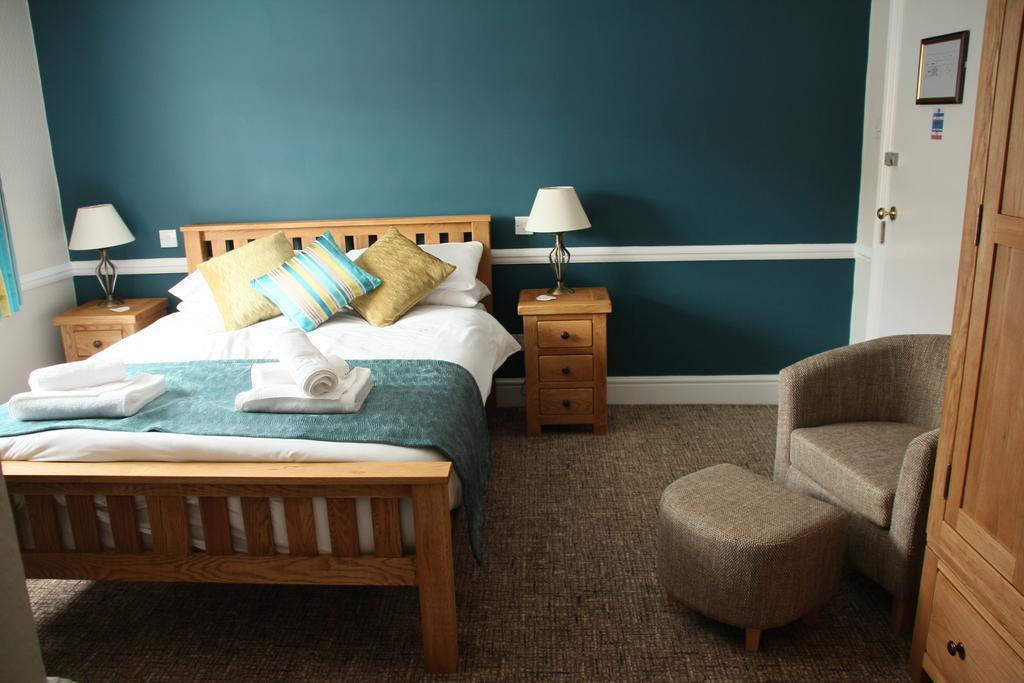 The Swan Inn Sturminster Newton Bagian luar foto