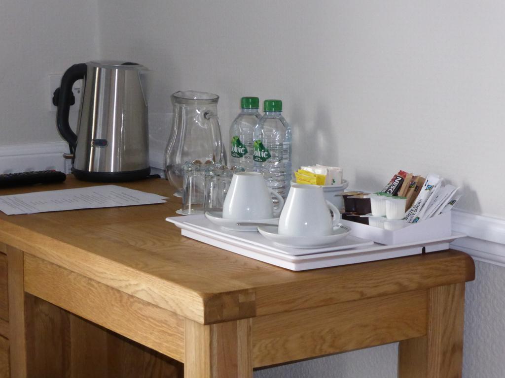 The Swan Inn Sturminster Newton Bagian luar foto