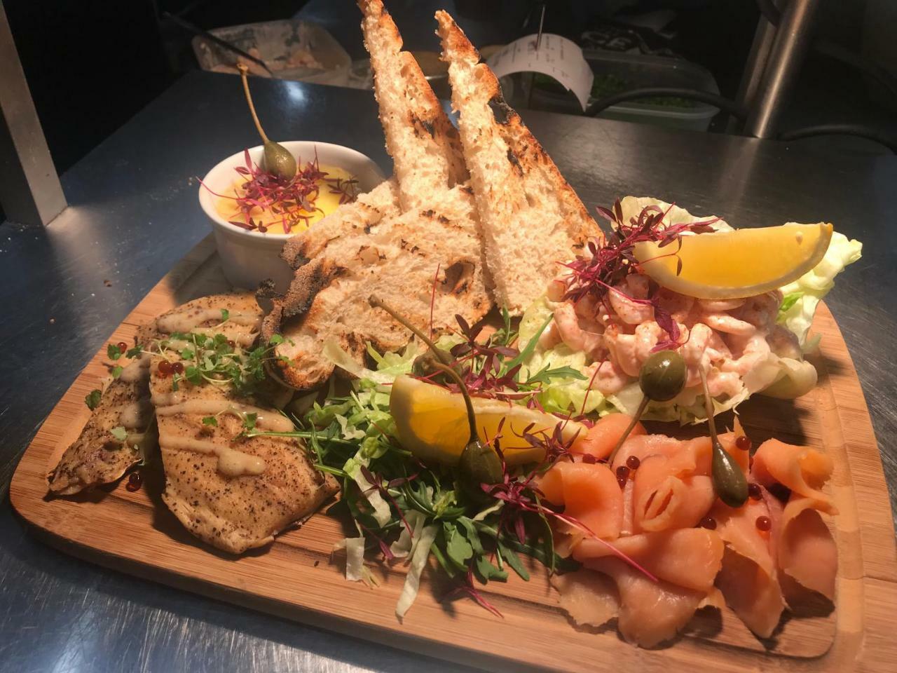 The Swan Inn Sturminster Newton Bagian luar foto